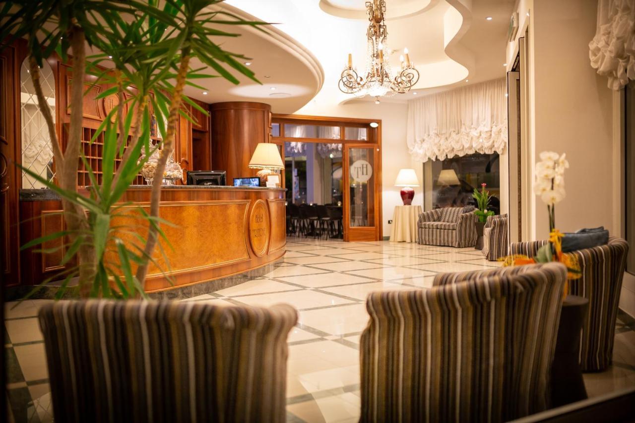 Tritone Hotel 3*