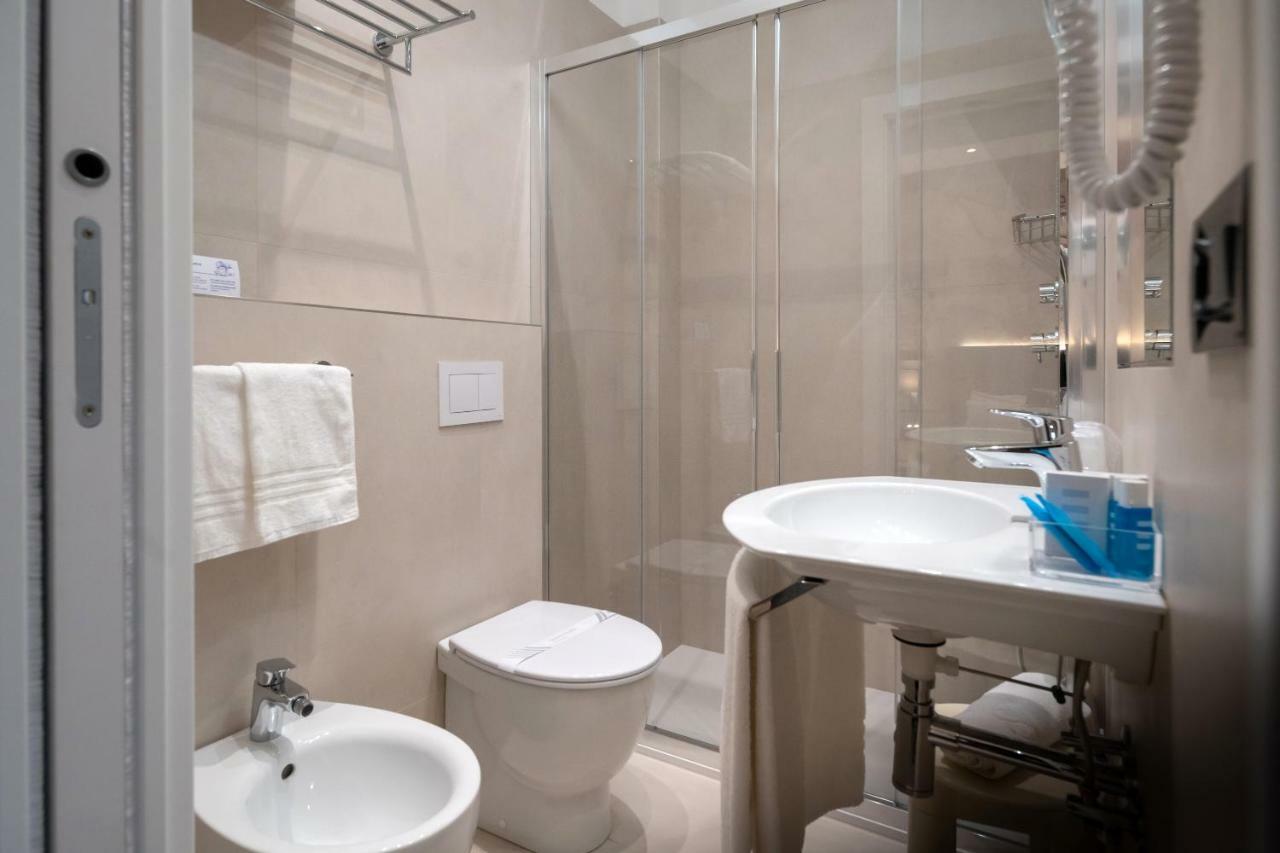 Tritone Hotel